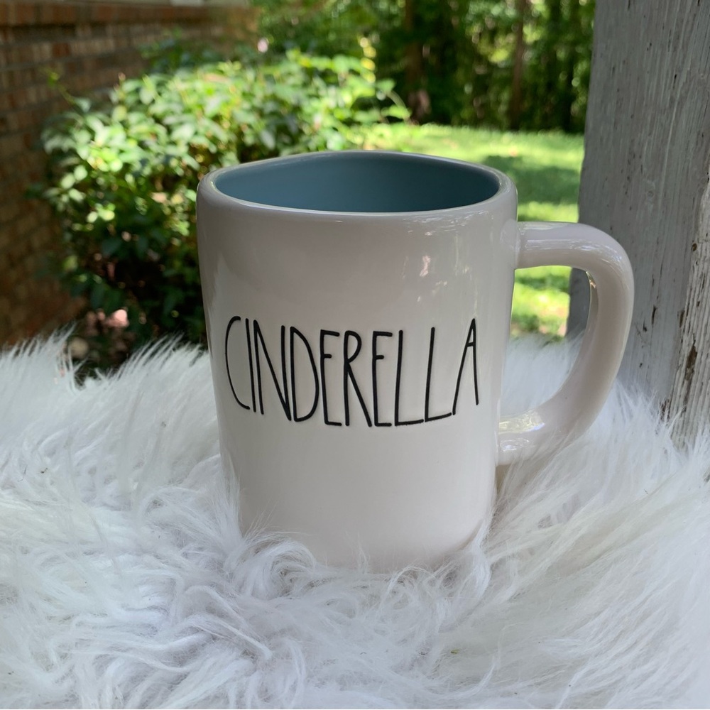 Rae Dunn Disney Princess CINDERELLA Coffee Mug - Picture 2 of 3